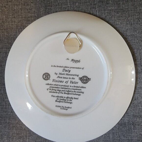 Bradford Exchange Mark Manwaring Visions Of Valor Series "Duty" Collector Plate - Picture 5 of 8